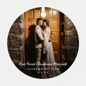 シンプルPhotoモダン Our初めてのクリスマス メタルオーナメント (裏面)