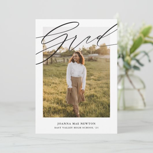 シンプルScript Black Photo Graduation Announcement 招待状 (スタンド正面)