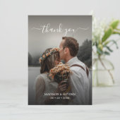 シンプルScript Overlay Olive Greenの結婚写真 サンキューカード (スタンド正面)