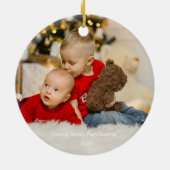 シンプルTwinsのモダン初めてのクリスマス写真 セラミックオーナメント (裏面)