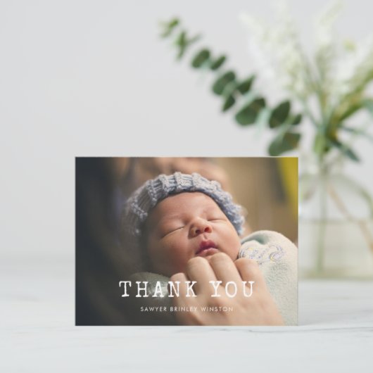 シンプルtypewriterスクリプト赤ちゃんシャワー感謝していユーザ ポストカード (スタンド正面)