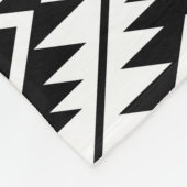 シンボルアステカスタイル化ビッグPTNブラック（白） フリースブランケット (角)