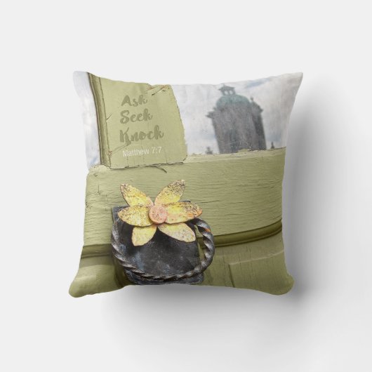 シークのノックのヴィンテージのドアを頼んで下さい クッション (裏面)