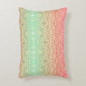 シークインレースパターングラデーションピンク金ゴールドグリーン アクセントクッション (正面(垂直))