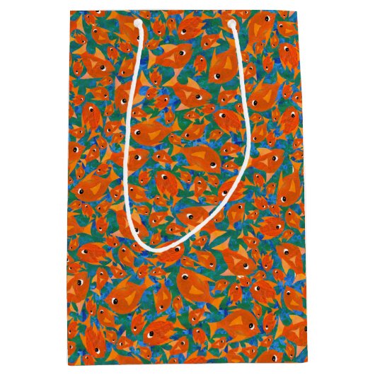 シーグリーンとブルーの上のディティージーオレンジフィッシュ抱き枕 ミディアムペーパーバッグ (正面)