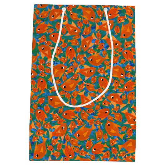 シーグリーンとブルーの上のディティージーオレンジフィッシュ抱き枕 ミディアムペーパーバッグ (裏面)