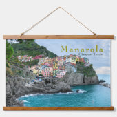 シーコーストシンクテールマナロラリオマッジョーレイタリア 吊り下げ型タペストリー (正面)