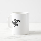 シーゴート星座マグカップ - ミニマリストやぎ座のシルエット コーヒーマグカップ (正面左)