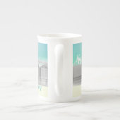 シーサイドビーチ小屋の青い定年カップ ボーンチャイナマグカップ (裏面)