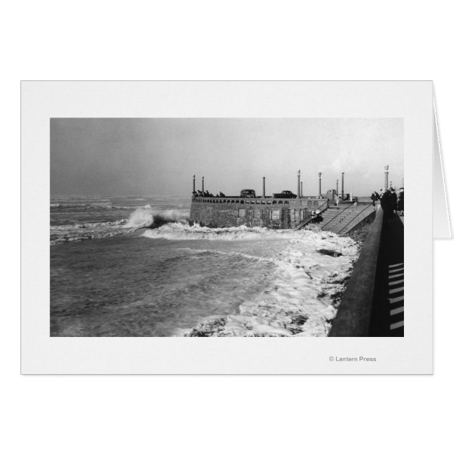 シーサイド、オレゴン荘ウェスターウェーブとターンアラウンド (正面横)