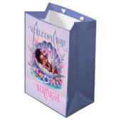 シーシェルパステルのアフリカ系アメリカ人ベビーガール ミディアムペーパーバッグ (正面アングル)