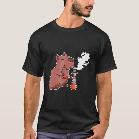 シーシャを楽しむかわいいカピバラ Tシャツ (正面)