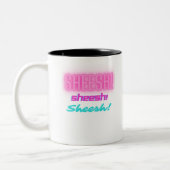 シーシュおもしろい – 不信の表現方法 ツートーンマグカップ (左)