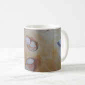 シーショアでの貝殻 コーヒーマグカップ (正面右)