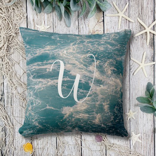 シースケッカリブのプブルーホワイトウェーブクレストモノグラム クッション