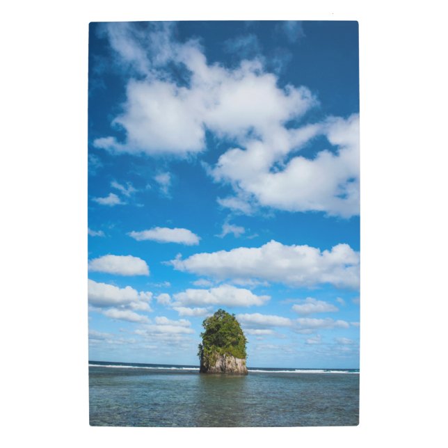 シースタックが囲まれた海 メタルプリント (正面)