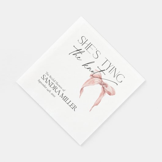 シーズタイイングザノットピンクボウブライダルシャワー スタンダードランチョンナプキン (角)