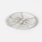 シーズタイイングザノットホワイトボウシンプルブライダルシャワー ペーパープレート (アングル)