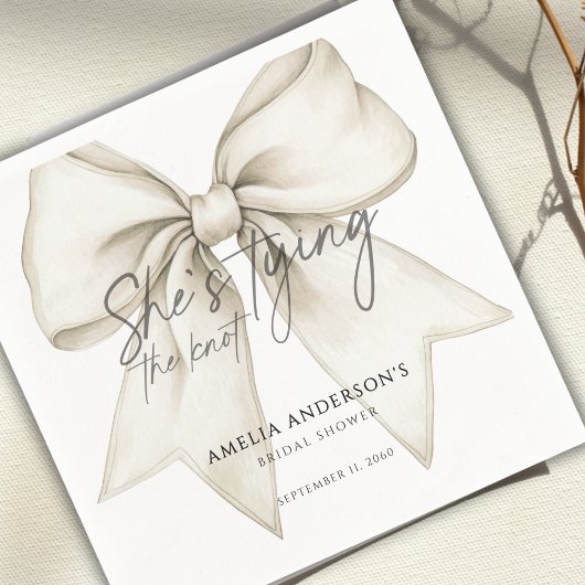 シーズタイイングザノットホワイトボウブライダルシャワー スタンダードカクテルナプキン