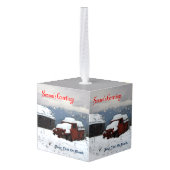 シーズンの挨拶 – 古い赤いトラック キューブオーナメント (裏面アングル)