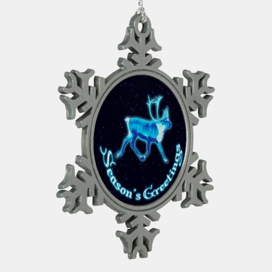 シーズンの挨拶 – Blue Caribou （トナカイ） スノーフレークピューターオーナメント (左)