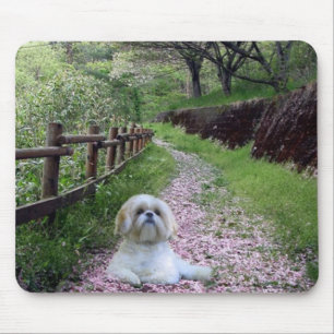 シーズー(犬)のTzuのマウスパッドの紫色の花 マウスパッド