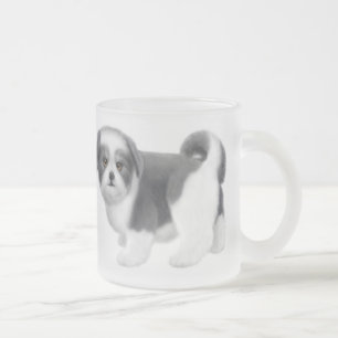 シーズー(犬)のTzuの子犬の曇らされたガラスのマグ フロストグラスマグカップ