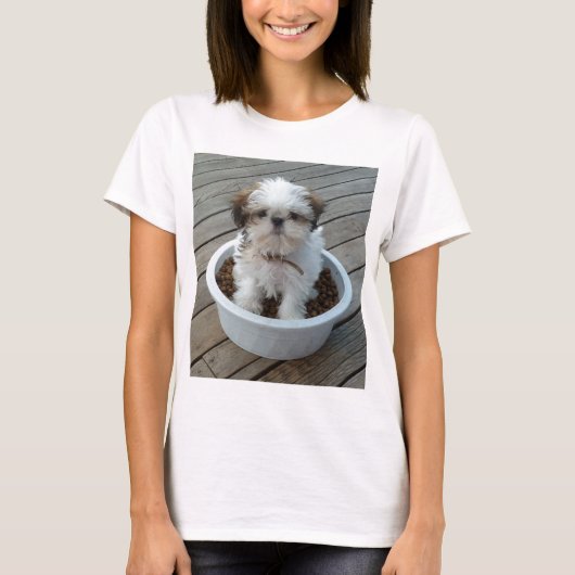 シーズー（犬）のTzuの子犬のTシャツ Tシャツ (正面)