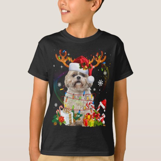 シーズー（犬）Tzuおもしろいクリスマスのトナカイのクリスマスライト Tシャツ (正面)