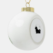 シーズー（犬）Tzuドッグ – ハロウィンムーンシルエットクラシックT セラミックボールオーナメント (左)