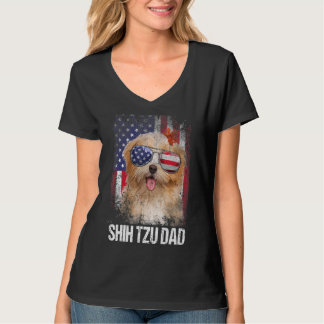 シーズー(犬)Tzuパパ誇りを持ったとアメリカ国旗の犬 Tシャツ