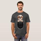 シーズー（犬）Tzu品種愛犬家ドッグポケットギフト Tシャツ (正面フル)