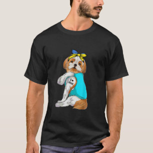シーズー（犬）Tzu私はウクライナ国旗の犬の恋人ウクライナP Tシャツ