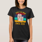 シーズー(犬)Tzu Mom 2019年の犬の 引用文 Tシャツ (正面)