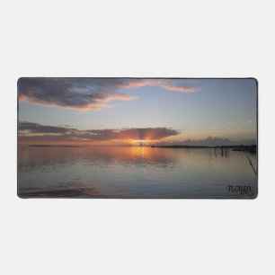 シーダーキー浜辺の夕日 フロリダの釣りの風景 写真 デスクマット