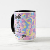 シーッ!愚かな人々から隠れているピンクの迷彩柄マグ マグカップ (正面左)