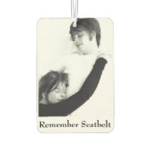 シートベルトを忘れない – 空気清浄機 カーエアーフレッシュナー (裏面)