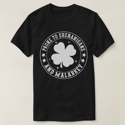 シーナニガンやマラキーおもしろいのクローバーが多いSt P Tシャツ (デザイン正面)