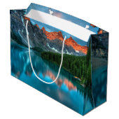 シーニックマウンテン&レイクフォト誕生日 ラージペーパーバッグ (裏面アングル)