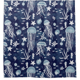 シーバスルームのシャワーカーテンの下で シャワーカーテン