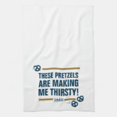 シーフェルド | "これらのプレッツェル"タイポグラフィグラフィック キッチンタオル (縦)