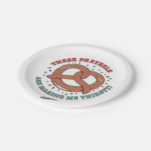 シーフェルド |プレッツェルが喉の渇きを癒してくれる ペーパープレート (アングル)