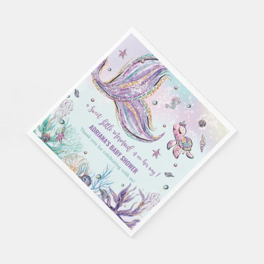 シーベビーシャワーの下のシックなマーメイドテールパーティー スタンダードランチョンナプキン (角)
