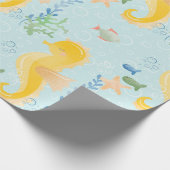 シーベビーシャワーパターンの下の黄色のシーホース ラッピングペーパー (角)