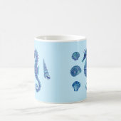 シーホース&シーシェル(ブルー&ターコイズ) コーヒーマグカップ (中央)