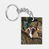 シームズキャットオンコンフィ枕 キーホルダー (正面左)