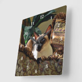 シームズキャットオンコンフィ枕 スクエア壁時計 (傾斜)