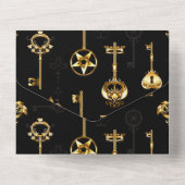 シームレスなゴールドの鍵のパターン オールインワン招待状 (裏面)