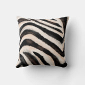 シームレスなハンドスケッチゼブラテクスチャ、アニマルプリント、 クッション (裏面)