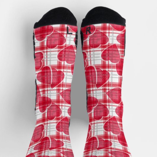 シームレスなバレンタインデーの赤いハート市松模様にプライド ソックス (上部)